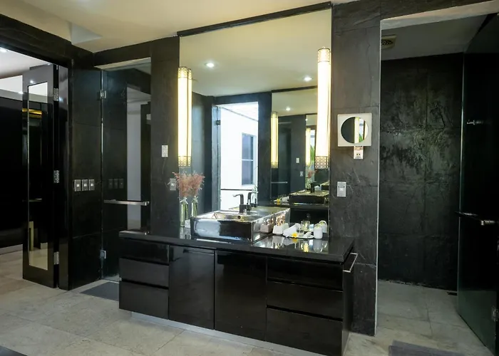 Luxury 4 Bedrooms With Ocean View Villa *