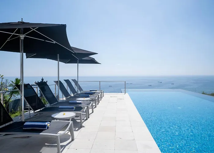 Luxury 4 Bedrooms With Ocean View Villa *